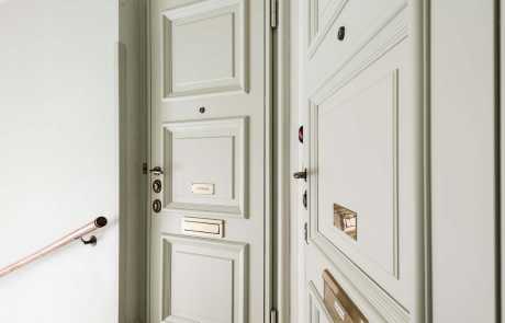 Upptäck exklusiva säkerhetsdörrar på Södermalm från Woodsteel – ståldörrar med äkta träyta som ger både maximal säkerhet och stilren design för din bostad eller fastighet.